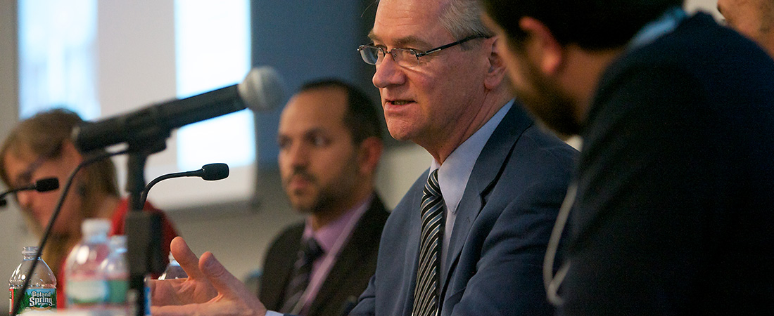 Ron Slaby addresses the audience during EDC’s forum on youth violence. Ron Slaby addresses the audience during EDC’s forum on youth violence.