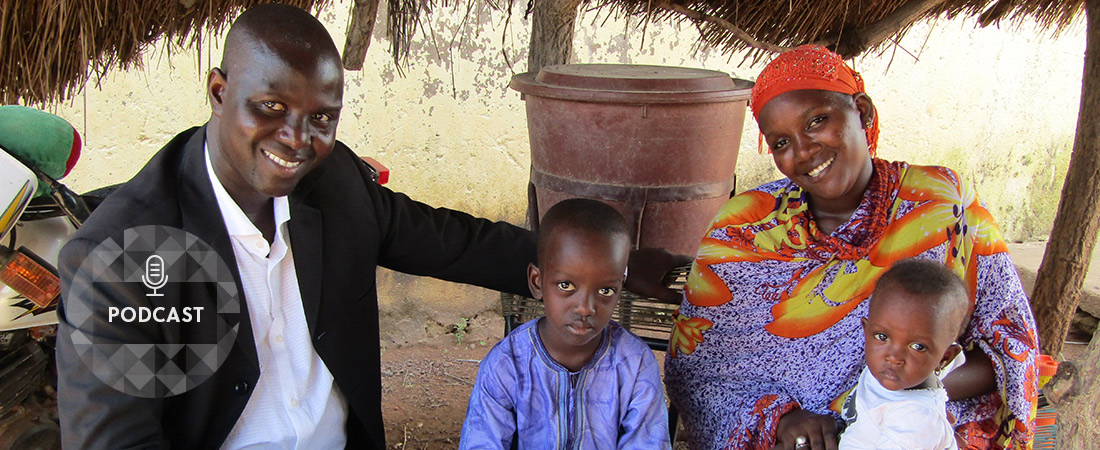 A Community Approach to Reading A photo from Mali representing A Community Approach to Reading